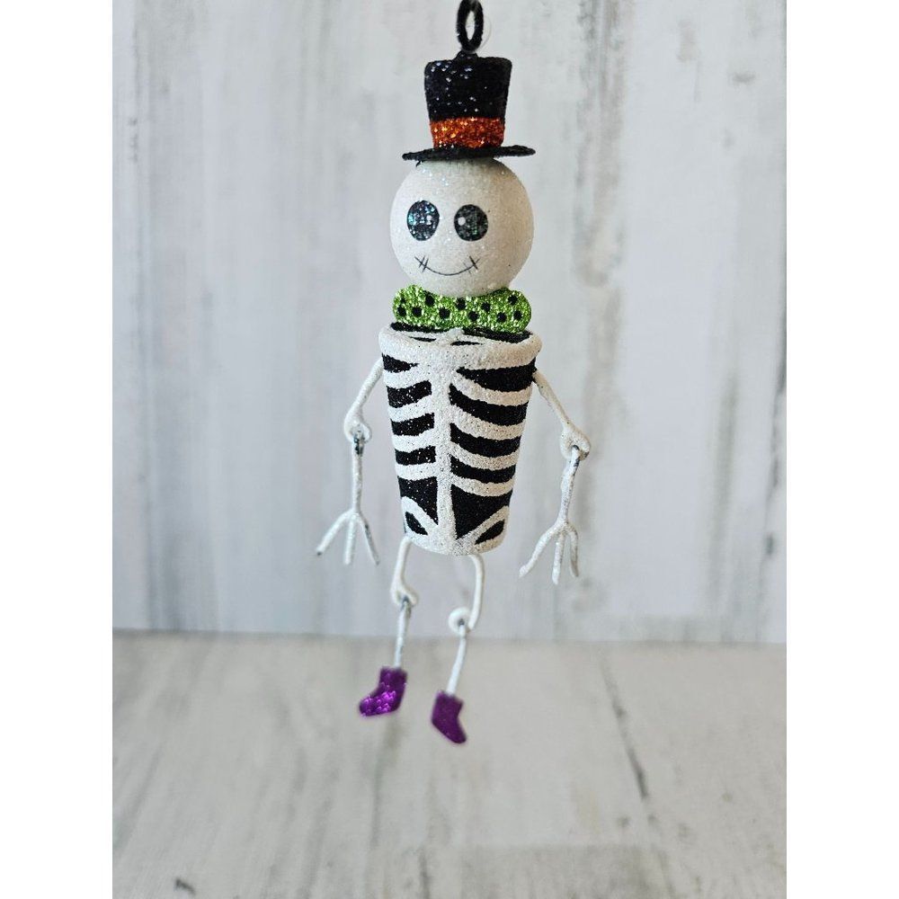Pier 1 glitter skeleton jointed Halloween ornament top hat rare vintage